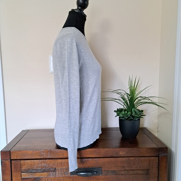 NWT Twik Grey Sweater Crewneck Long Sleeved Size Medium Knit Top Lightweight - Picture 2 of 12